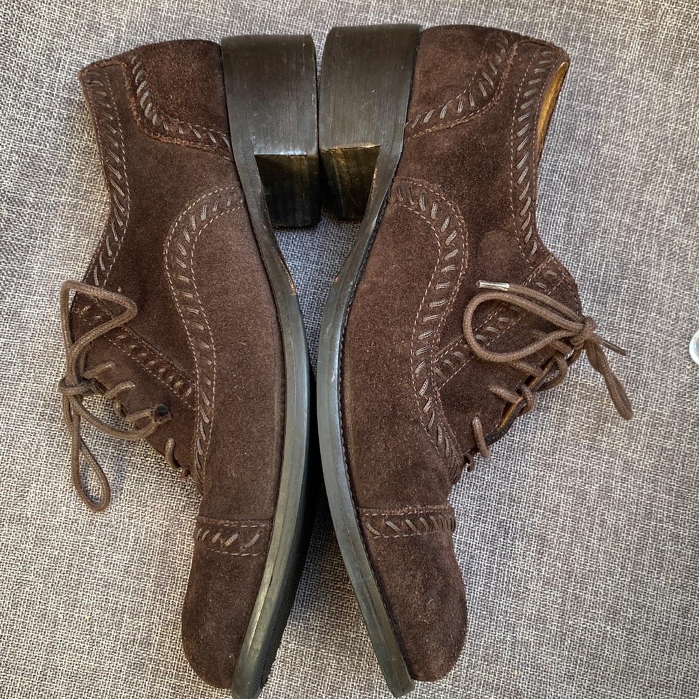 Joan and David Size 7 Brown Suede Oxford Tie stacked Heel Shoes - Picture 13 of 16